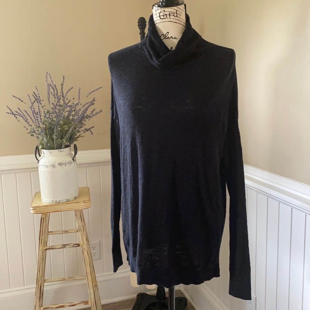 Slim Sonoma- Black turtleneck